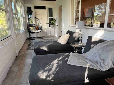 Popular Airbnb listing: Spacious Bungalow with Pool and Courtyard in Clermont