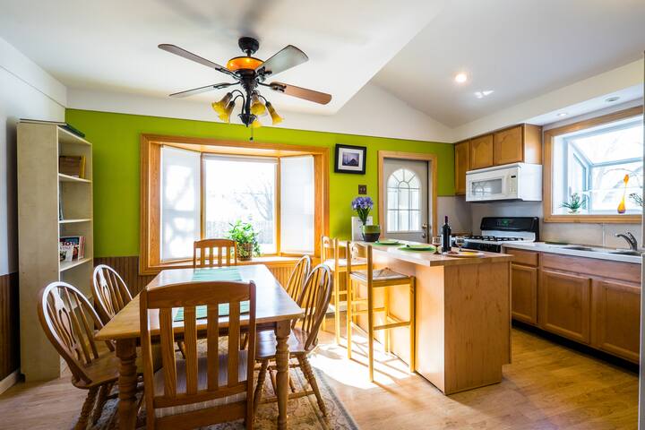 Well appointed, great location! Longstays=low rate