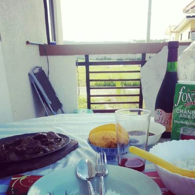 Connect to nature while having breakfast. the veranda