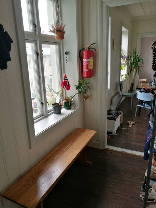Hallway, door to kitchen