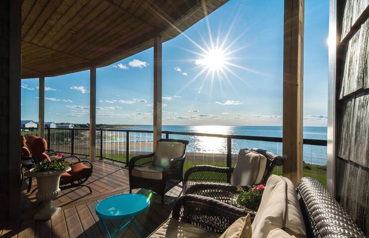 Stunning Private Oceanfront resort! gallery image 4