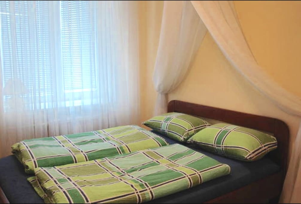 Nice bedroom with great view!