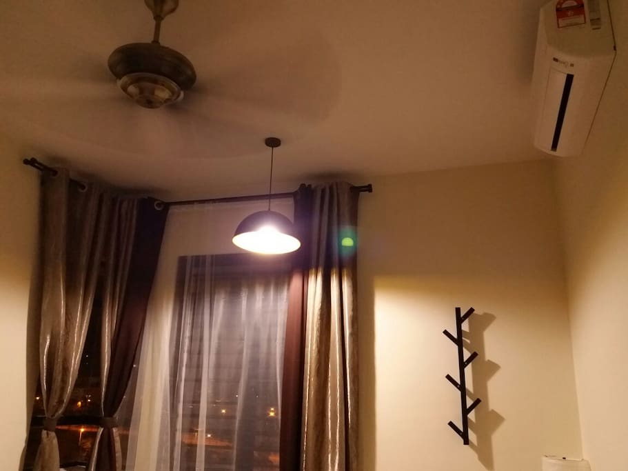 Master bedroom (right view)