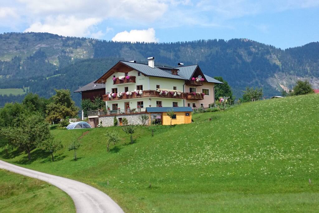 Biohof Haus Wieser Abtenau Salzburg Sommer