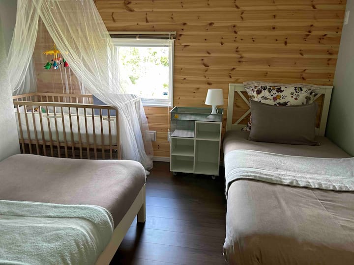 赤ちゃん用のベッド:)