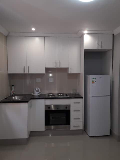 Lelasi Guesthouse  (Alpha 3)