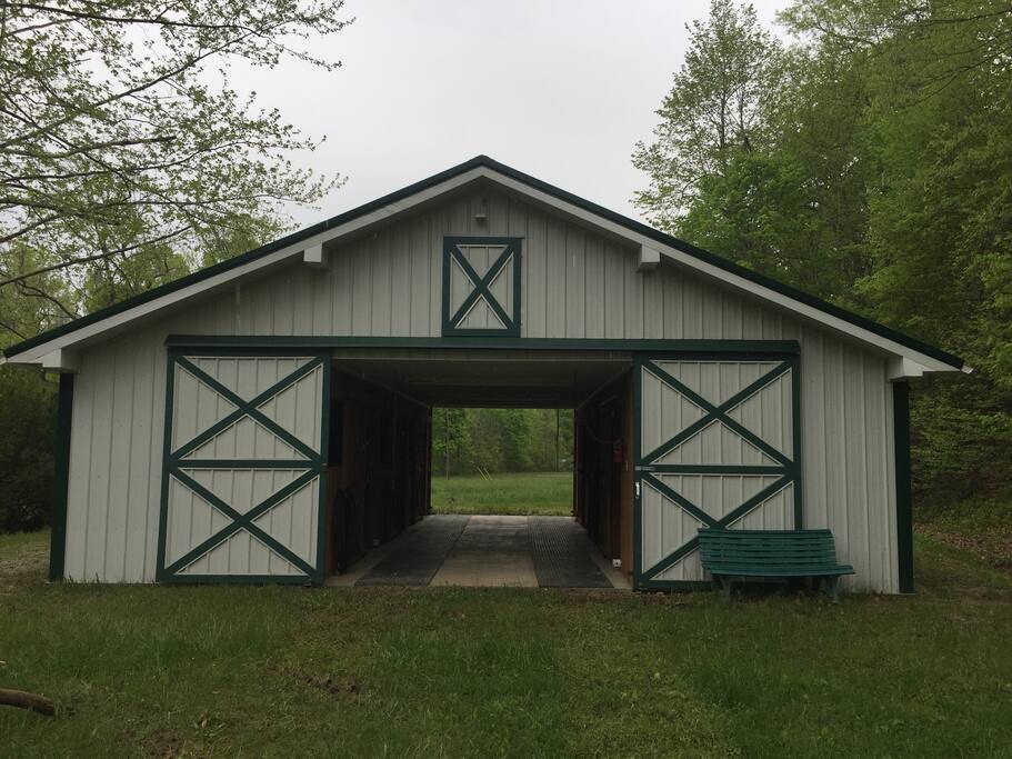 Escape with your horse -5 stalls