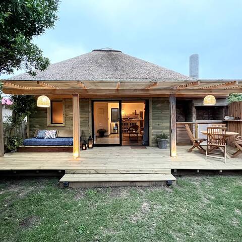 Independent apartment with beautiful garden.