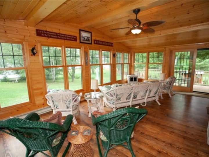 Eagle Bay Lodge on Long Lake 6 bedrooms, 14 beds Houses for Rent in