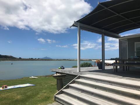 2 houses, sleeps 14 - magical waterfront getaway