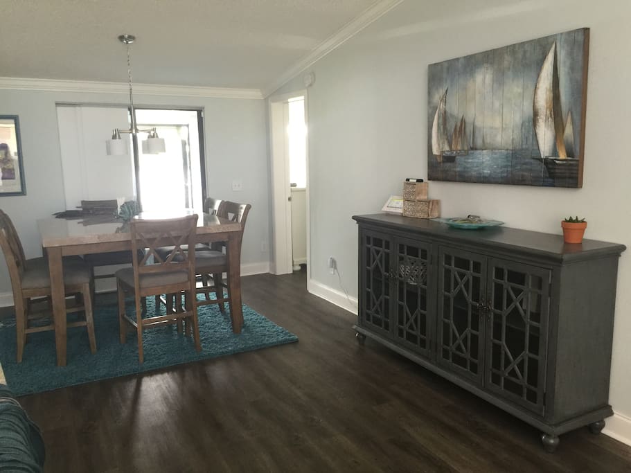 Dining Room that opens to screened patio