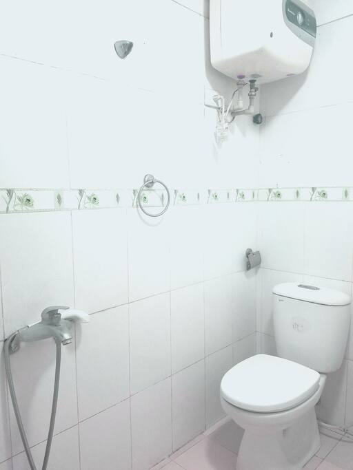 Bathroom for guests (2nd floor)