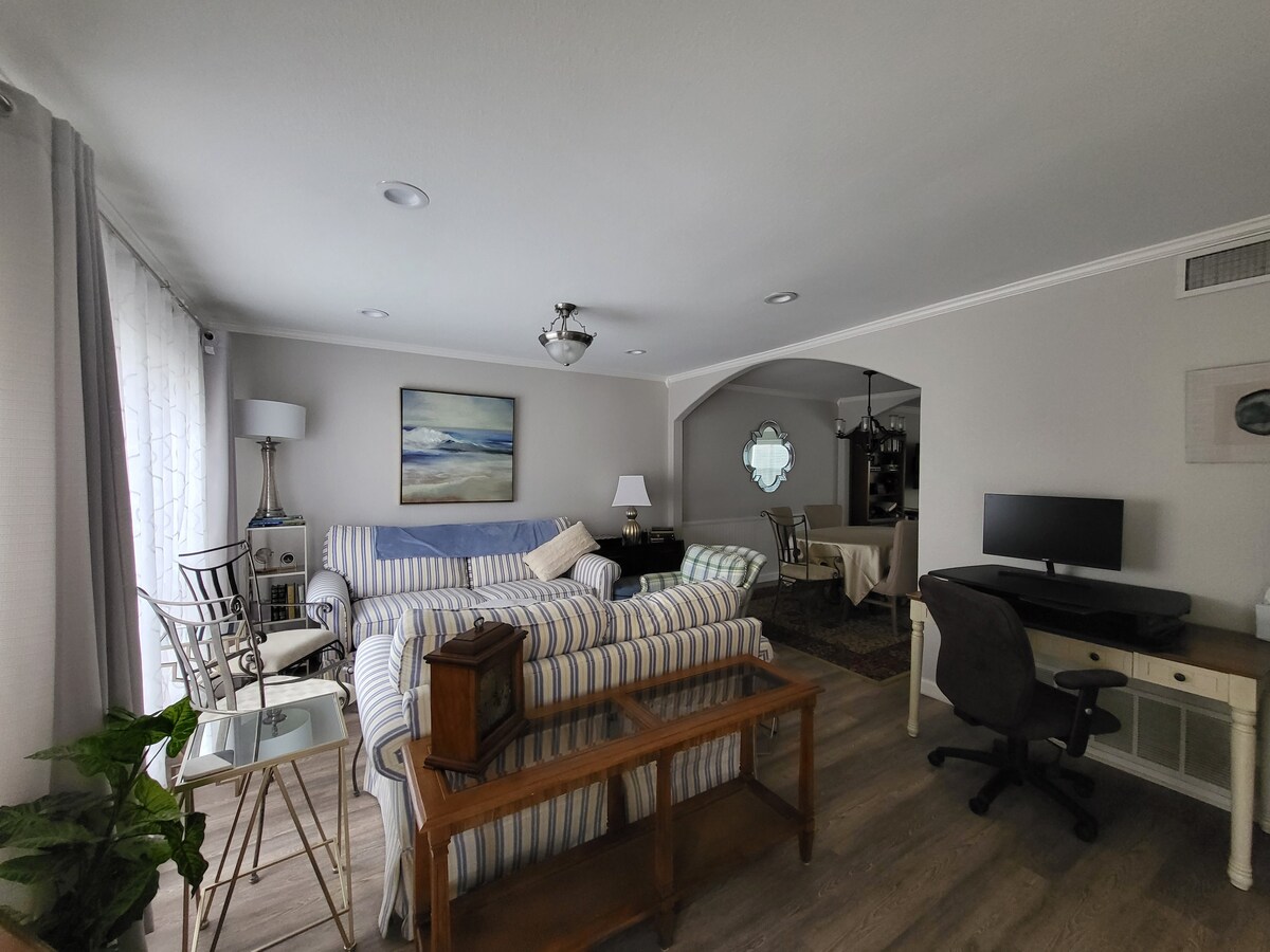 Suite in updated townhome
