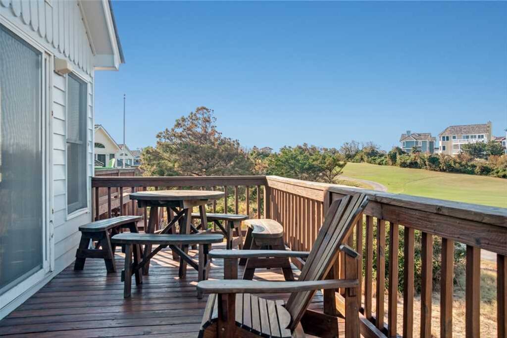 ML23: Sanderling IV | Top Level Deck with Fairway View
