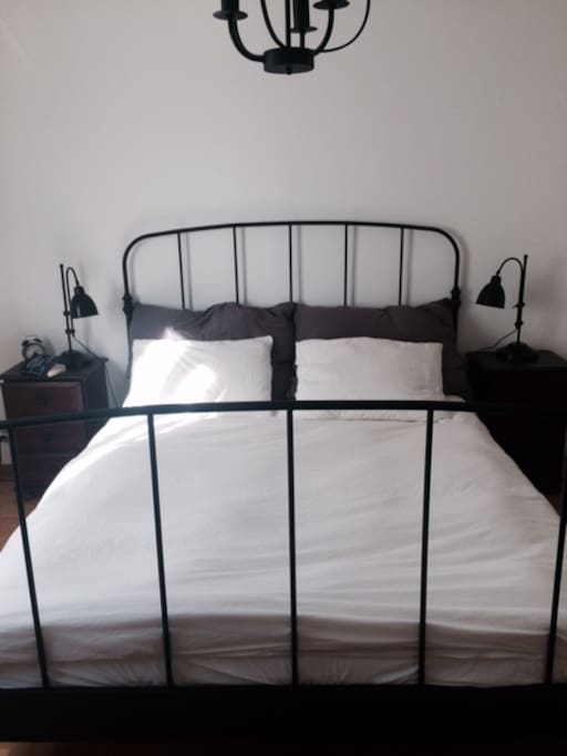 Single bed futon also available for use.