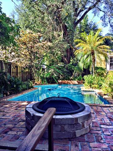 Come To Paradise, Walk 2 Shops, Restaurants, Beach gallery image 5