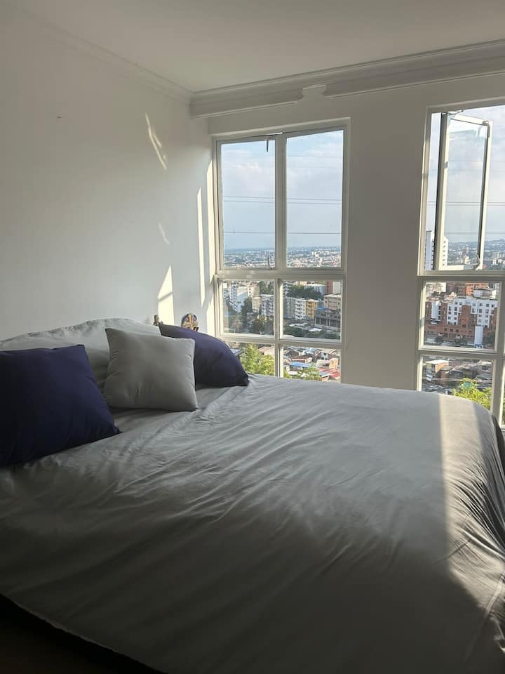 إطلالات شاملة على المدينة وأنت مستريح على سريرك! استيقظ واذهب للنوم في المناظر الطبيعية المذهلة في كالي! 