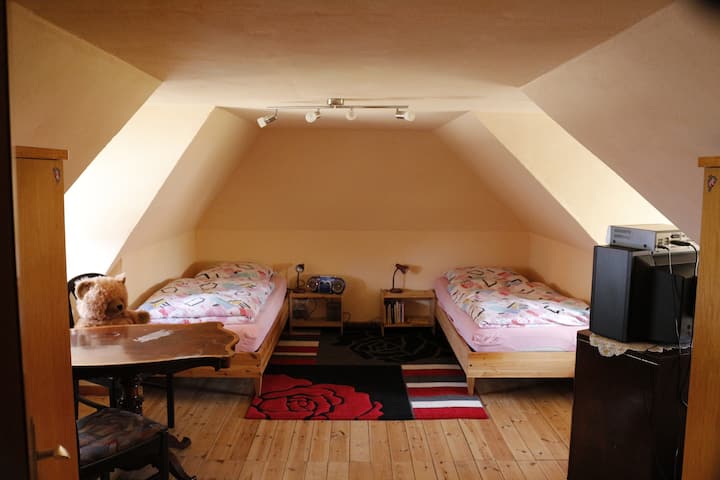 chumba cha watoto wetu 