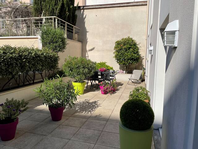 Appartement avec juccuzzi au cœur des Brotteaux gallery image 4