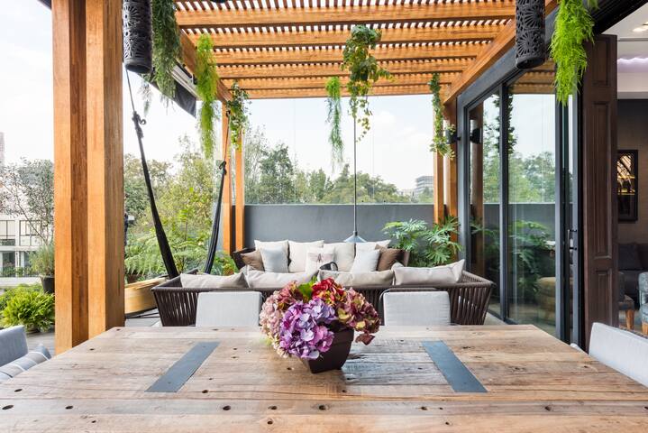 Unique Luxury Penthouse | Powerful & Sexy gallery image 4