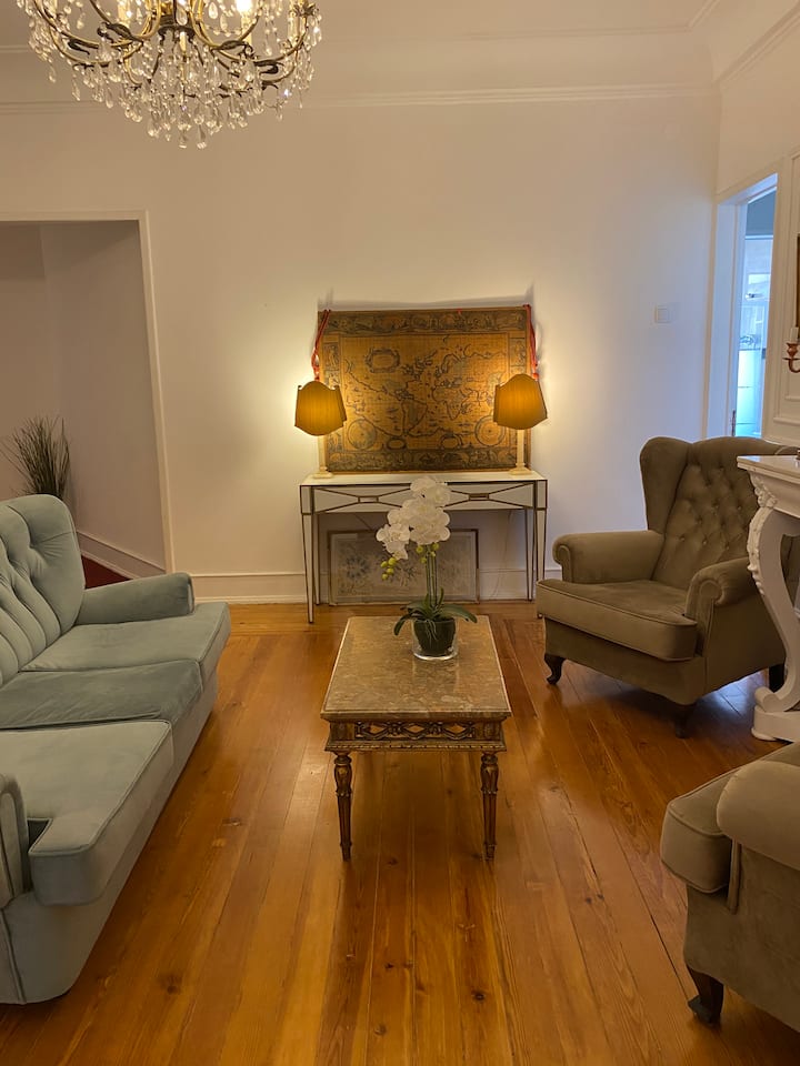 Little Lovely Room - Amora