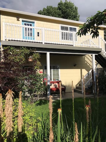 Comice Valley Inn