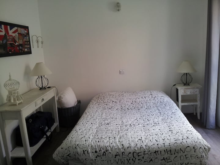 חדר שינה 2 על חצי קומת ביניים פתוחה - מיטה 140 ס"מ