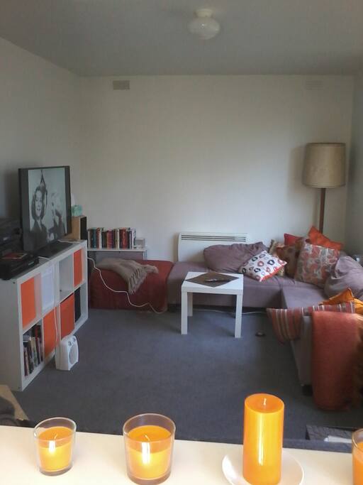 Lounge room - L shaped couch, tv, Netflix, Stan, stereo