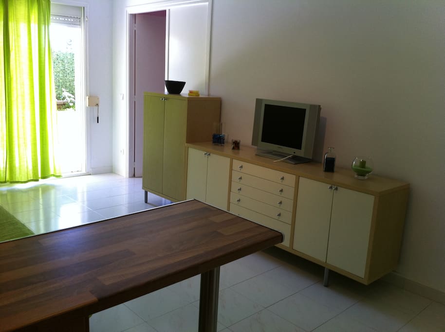 Comedor con TV
