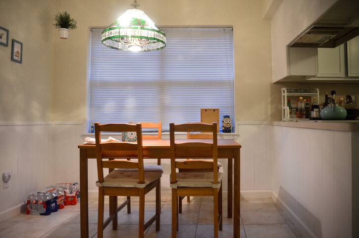 Private Room in a Quiet Neighborhood/ Long Term