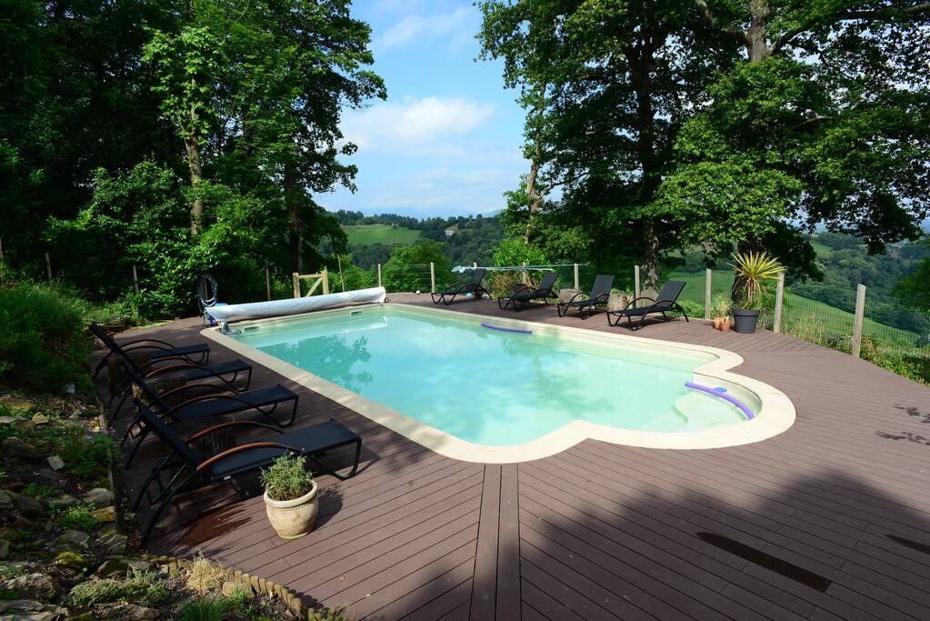 Pool open end of May to end of Sept