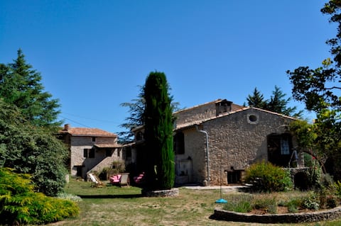 Superbe Petit Hameau Provençal