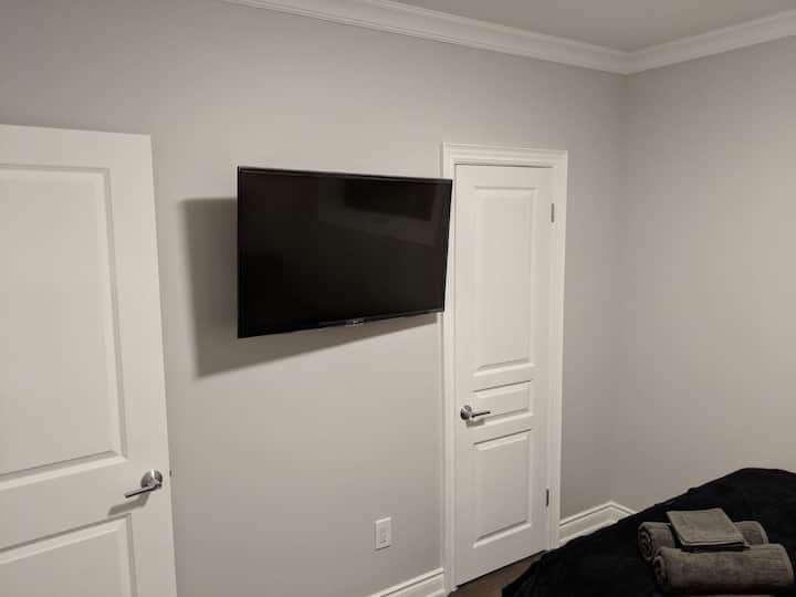 43" Smart HDTV na Netflix na intaneti yenye kasi kubwa.