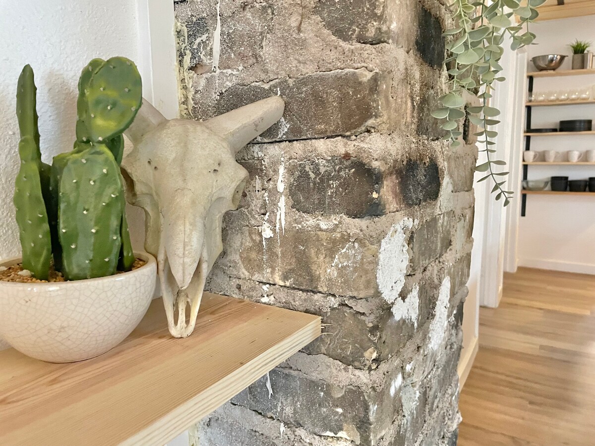 Sweet Bungalow | East Austin Retreat | Walkable