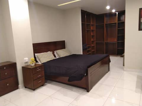 Full Apartment with 1BR, 2 Bath, Kitchen, Lounge.