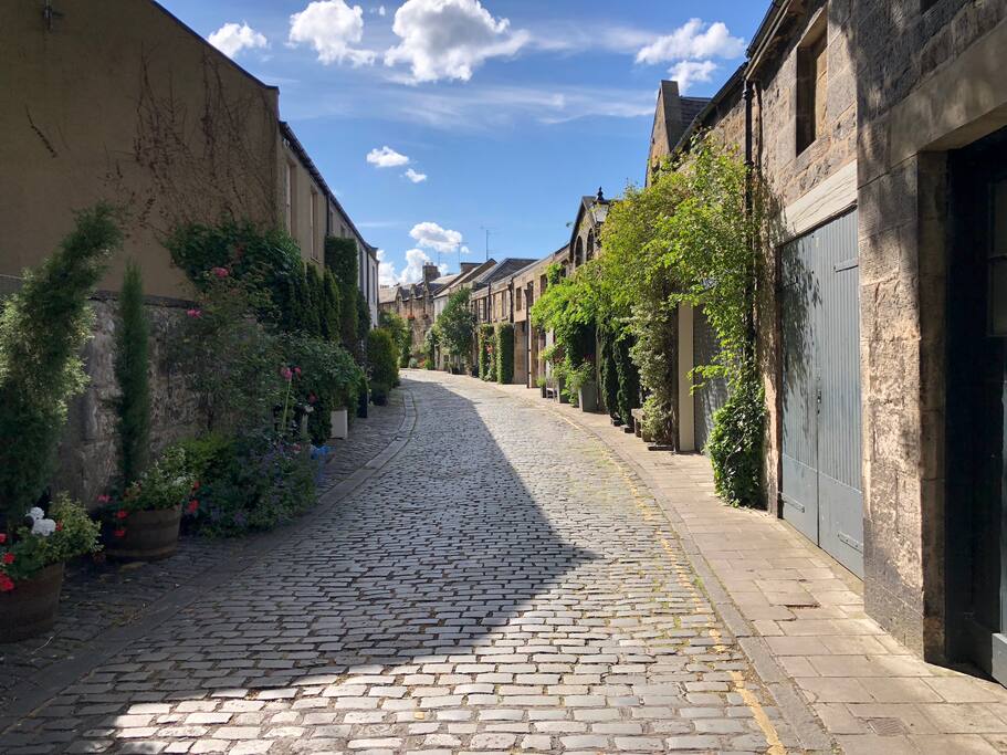 Circus Lane towards Stockbridge