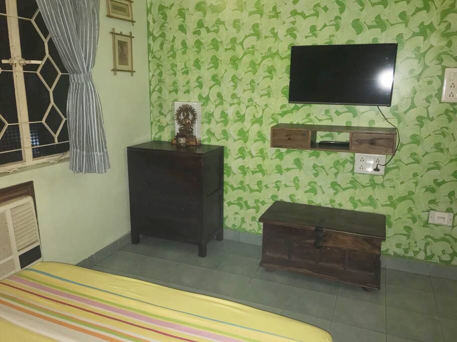 Private Bed Room with Modern Amenities