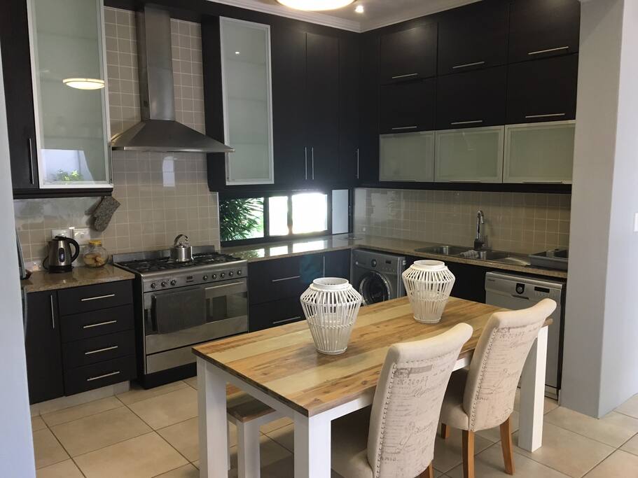 Full, gourmet kitchen