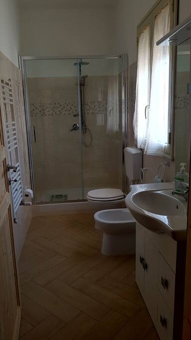 bagno con doccia