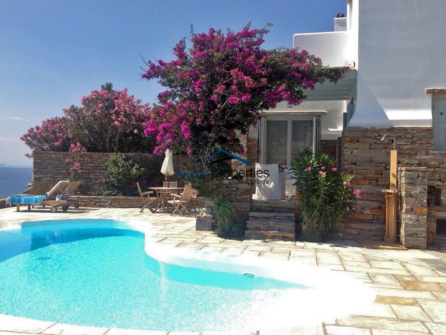 Villa 1