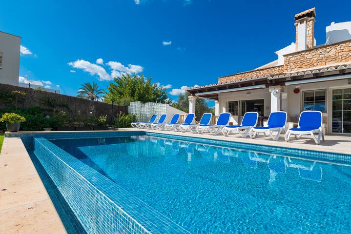 Villa with pool: Fun, Relax and Beach, Mallorca gallery image 4