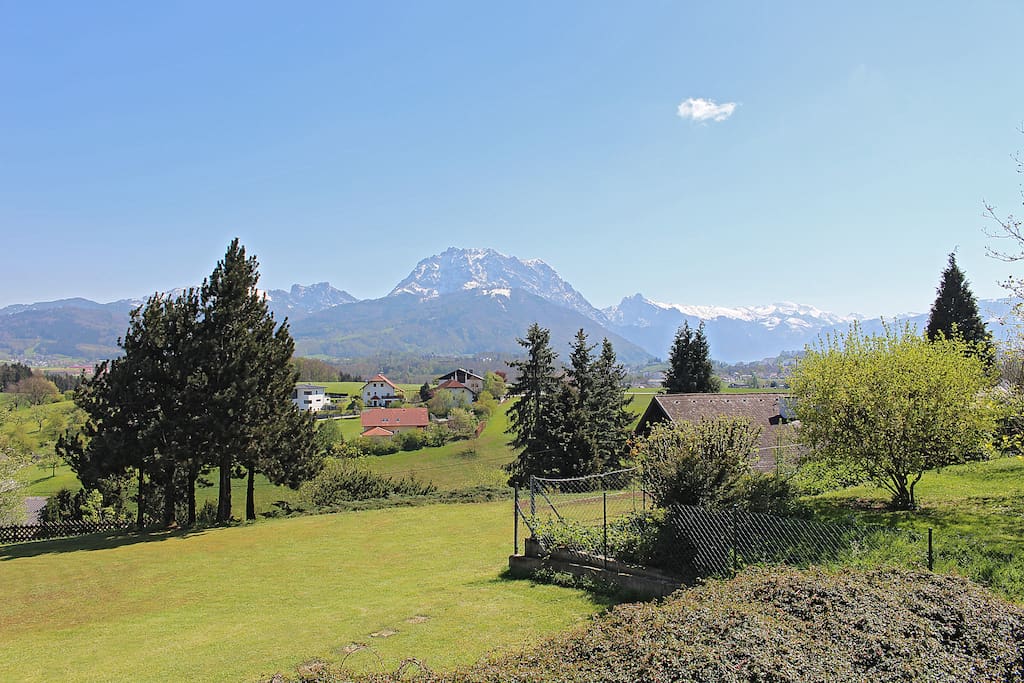 Blick von Terrasse auf den Traunstein