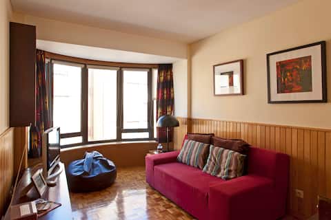 Top performing Airbnb: Apartment by the Beach - 20282/AL in União Das Freguesias De Aldoar, Foz Do Douro E Nevogilde