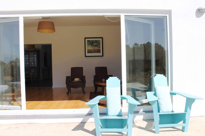 Modern Villa with S. Pool in Private Vineyard gallery image 5