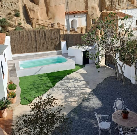 Cave in the Cuevas de Guadix neighborhood