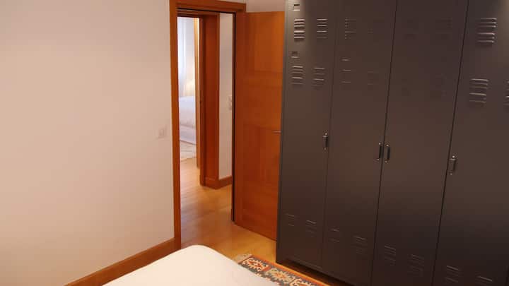 1 ห้องนอน 2 ห้องน้ำ 