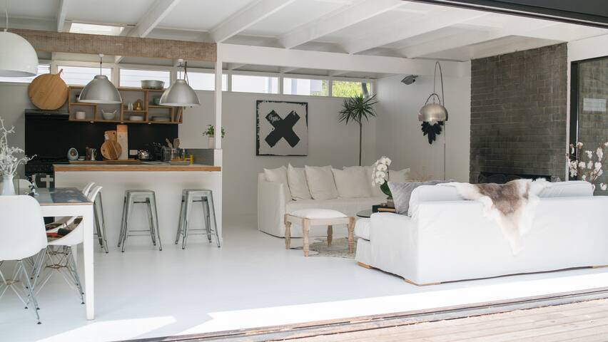 60’s BEACH SHACK gallery image 2