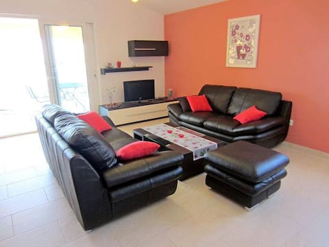 Top performing Airbnb: Adriatic‑Seaview Retreat - Evi (Trogir) in Žedno
