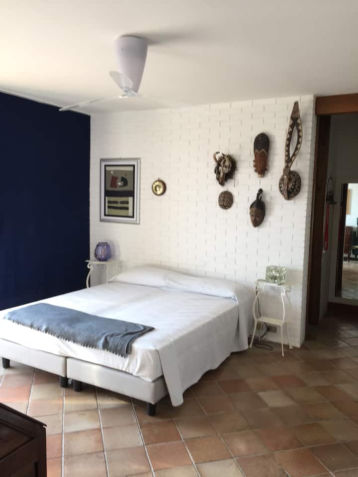 ห้อง 5 พร้อมเตียงเดี่ยว 2 เตียงหรือเตียงคิงไซส์  