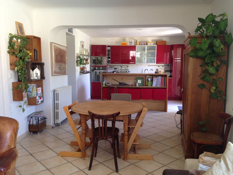 depuis le salon vers la cuisine